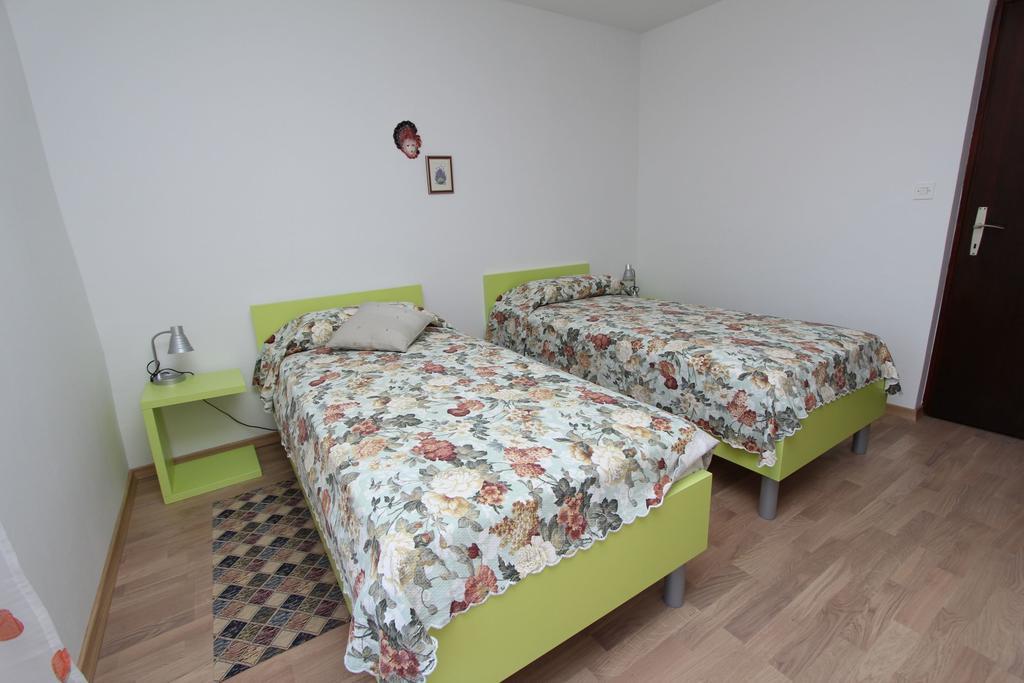 Apartment Mitton 2 Rovinj Kamer foto